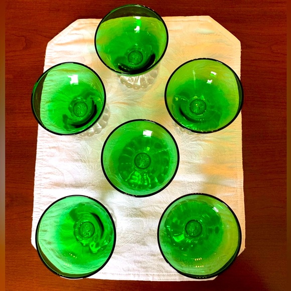 Emerald green Desert Glasses Set Of 6 Green Glasses With Clear Glass Flower Stem - Picture 4 of 8